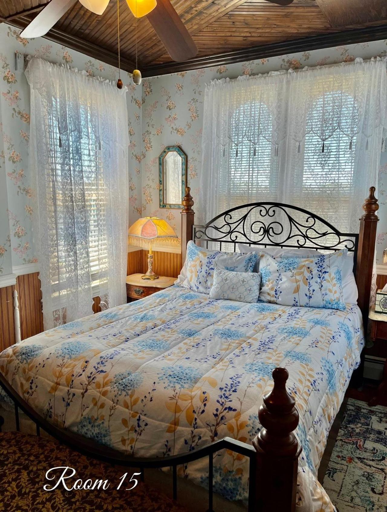 Angel Of The Sea Bed And Breakfast เคปเมย์ ภายนอก รูปภาพ